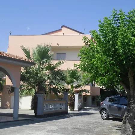 Residence Hotel Villa Laura-3